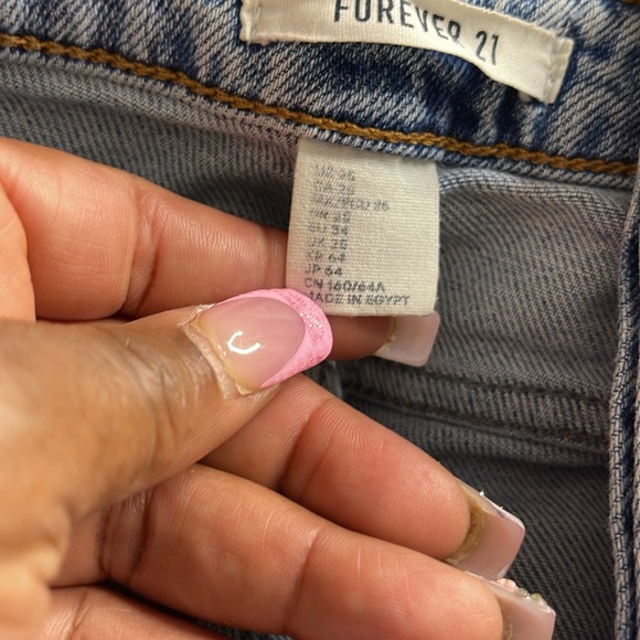 Forever 21 Light Blue 25 Distressed Denim Jeans 5 Button/Zip Close Pockets Belt - Picture 9 of 9